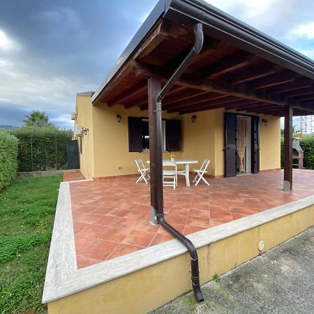 Case Vacanze Paradise Beach Vicino Cefalu Piscina Aperta カンポフェリーチェ・ディ・ロッチェッラ エクステリア 写真