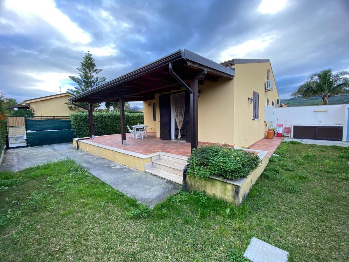 Case Vacanze Paradise Beach Vicino Cefalu Piscina Aperta カンポフェリーチェ・ディ・ロッチェッラ エクステリア 写真