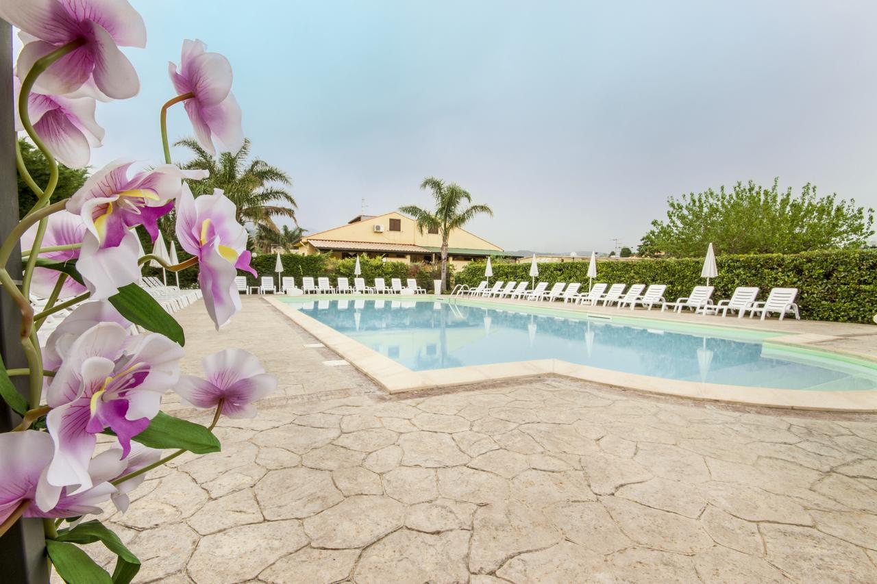 Case Vacanze Paradise Beach Vicino Cefalu Piscina Aperta カンポフェリーチェ・ディ・ロッチェッラ エクステリア 写真