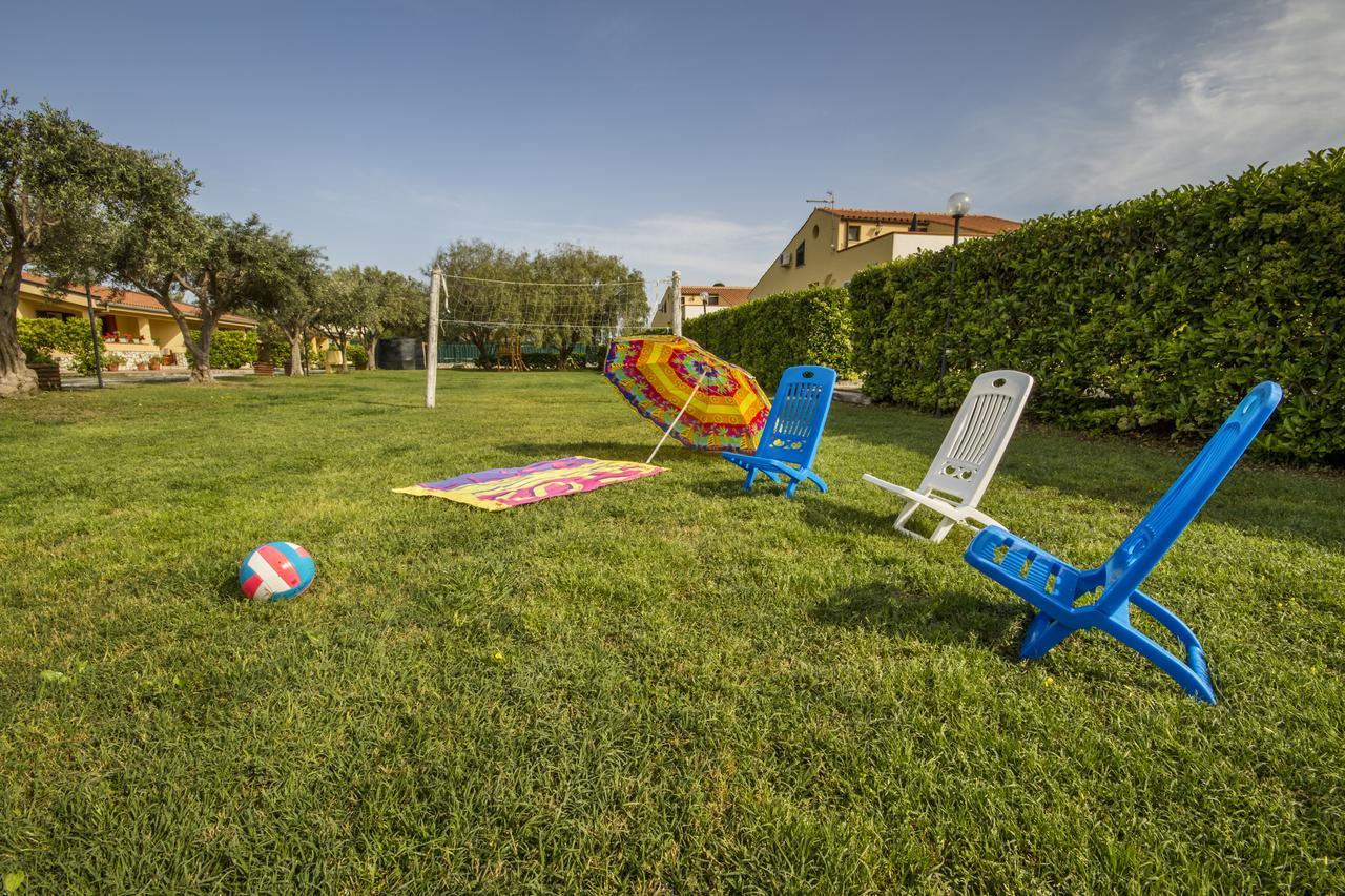 Case Vacanze Paradise Beach Vicino Cefalu Piscina Aperta カンポフェリーチェ・ディ・ロッチェッラ エクステリア 写真